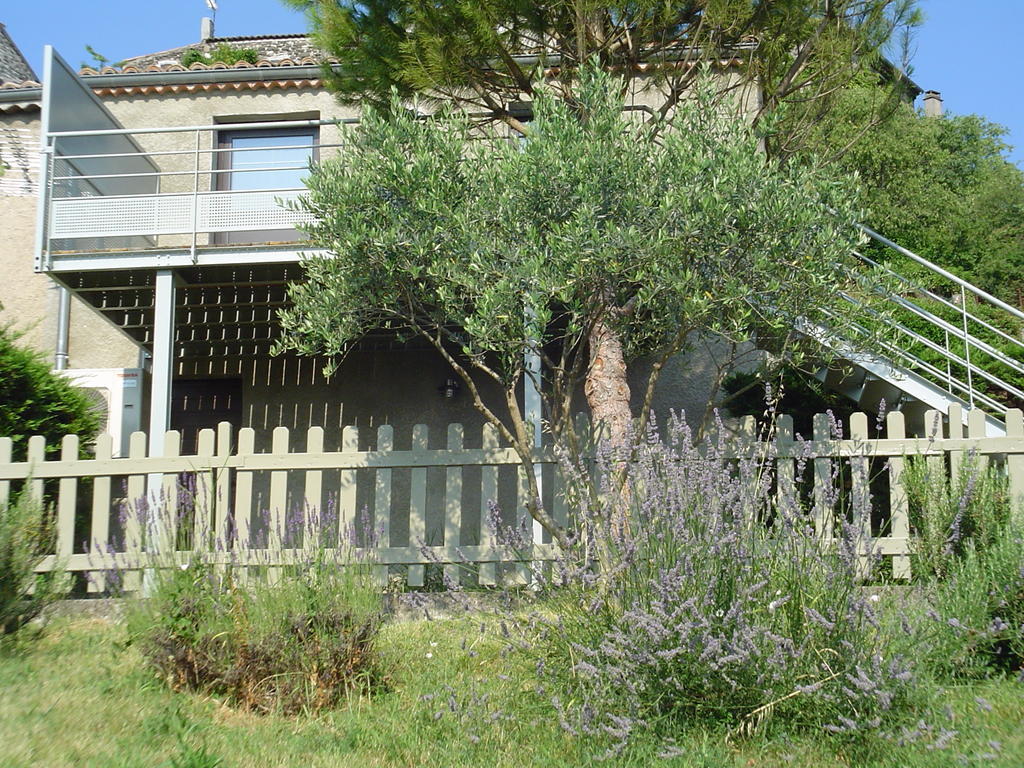 Bed and Breakfast La Cabane De Pepe Emilien Chomérac Zewnętrze zdjęcie